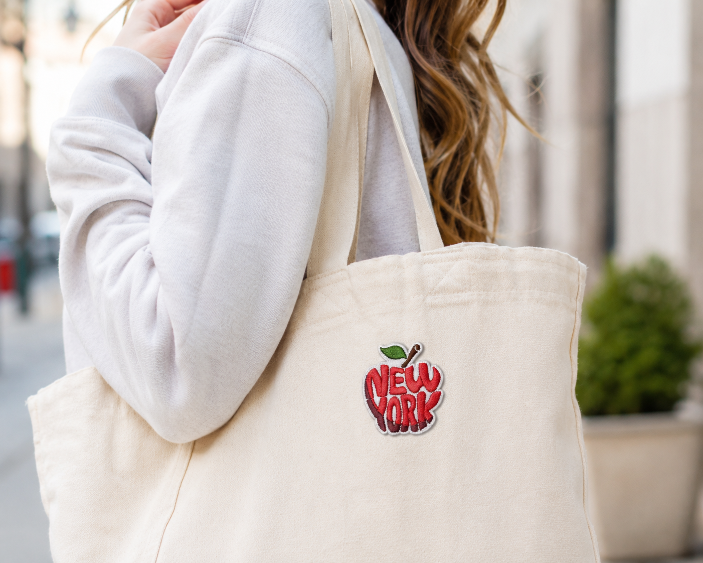 New York Apple Embroidered Patch – NYC Big Apple Iron On Patch – Red New York Applique – Travel Souvenir Jacket Backpack Patch