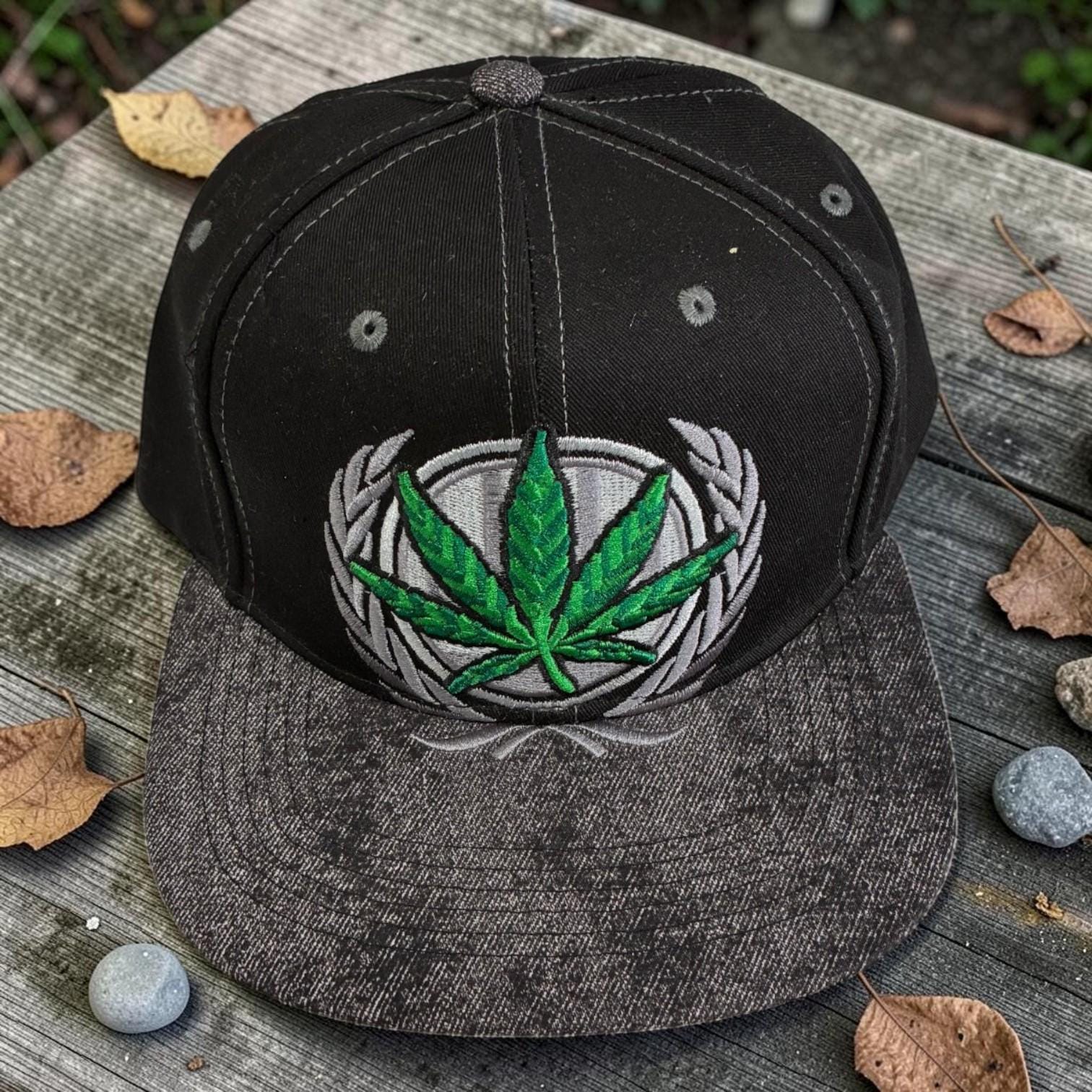 Cannabis Leaf 3D Embroidered Snapback Hat, Weed Leaf Flat Bill Cap, Marijuana Streetwear Hat, Adjustable Hip Hop Hat, Unisex Graphic Cap